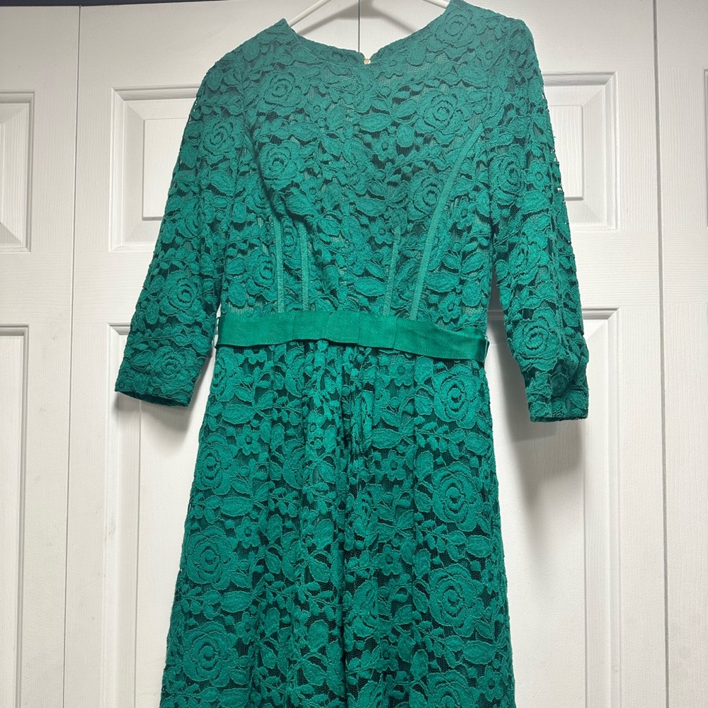 Taylor 3/4 length sleeve emerald green floral dress size 4
